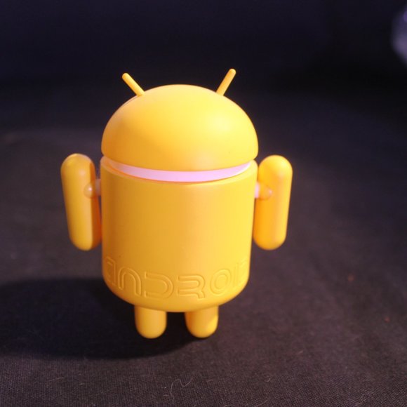 yellow android figure - Picture 4 of 4